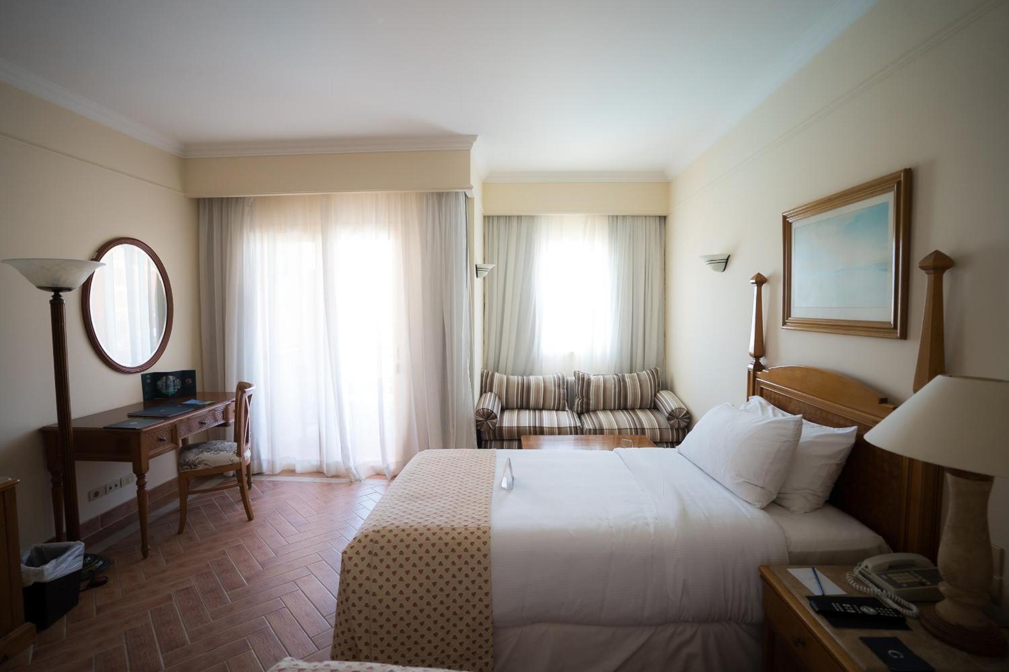 The Cascades Golf Resort, Spa & Thalasso Soma Bay Exterior foto A bedroom at the hotel